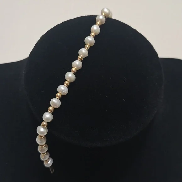 14k Gold and White Pearl Bracelet, Size 7 - Picture 10 of 13